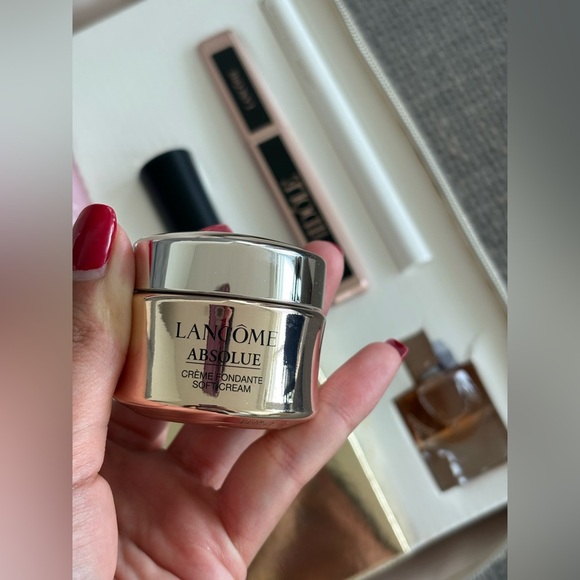 LANCOME Luxury Gift Set – Full & Travel Sizes + Large-rose Embossed Pouch - Picture 12 of 16